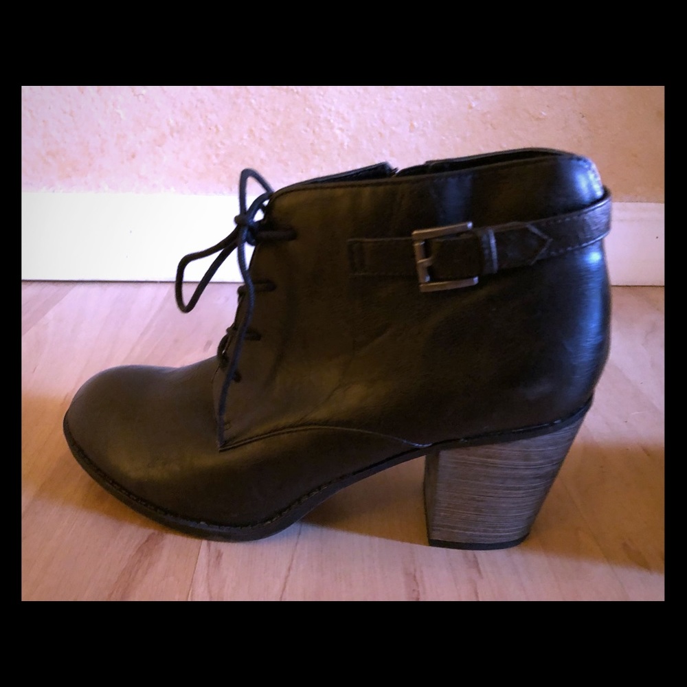 Crown Vintage booties